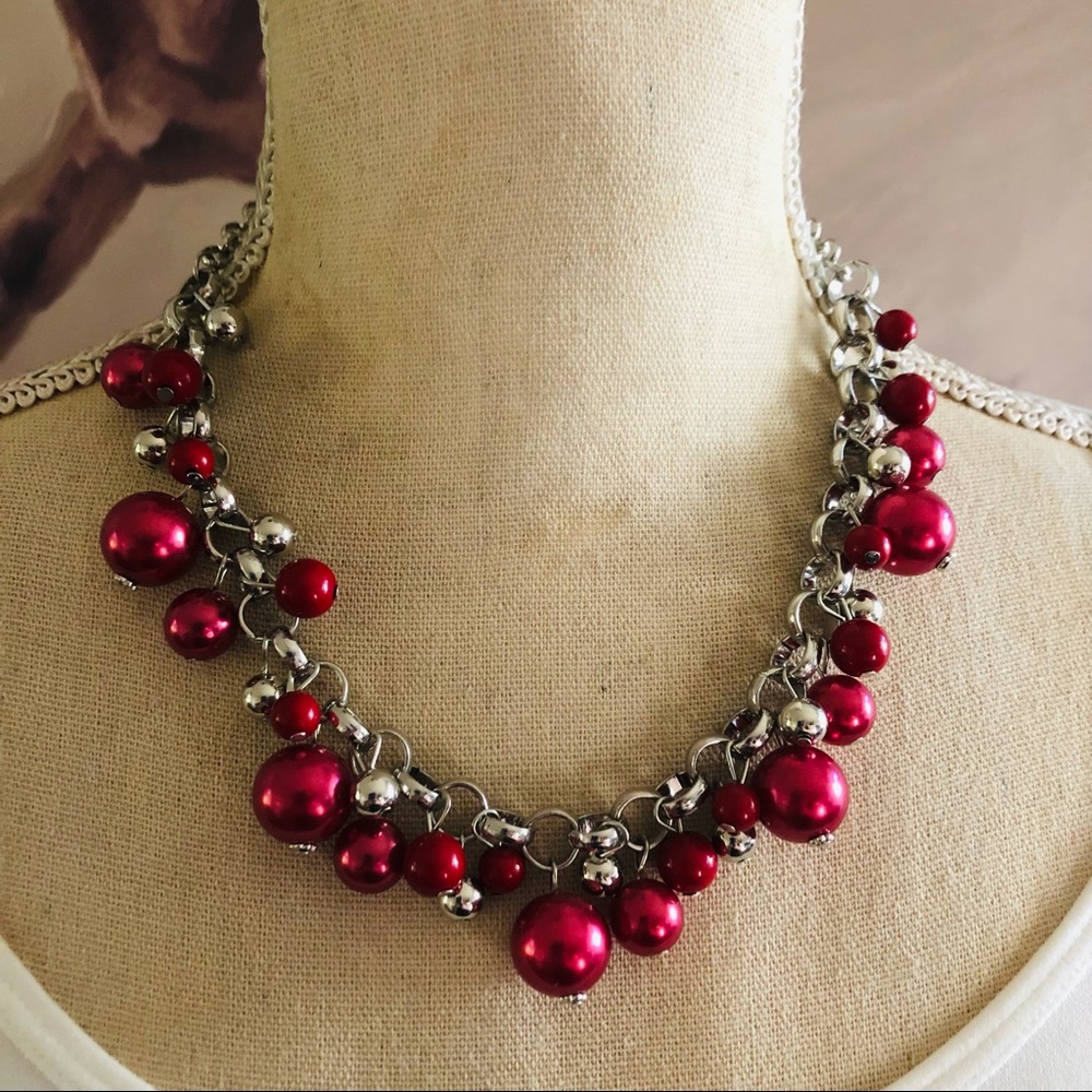 Merlot beaded cluster silver chain link necklace
